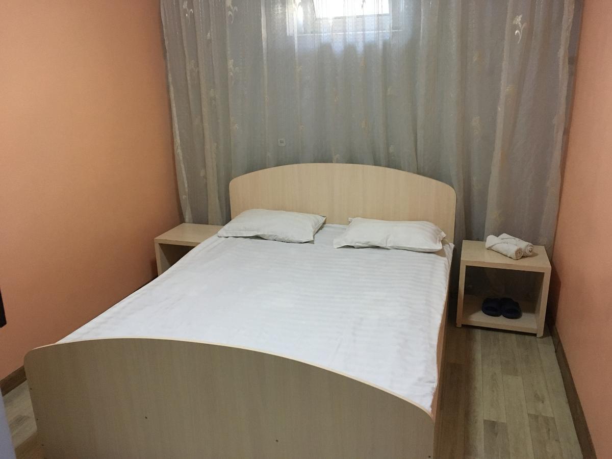 Hostel Ekonom Karaganda Exterior photo